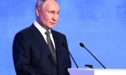 Путин анонсировал новые меры финансовой поддержки медработников