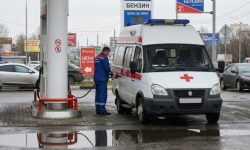 Михаила Мишустина попросили включить частный медтранспорт в списки приоритетной заправки на АЗС