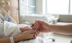 Эпидуральная анестезия во время родов не повышала риск тяжелых осложнений у новорожденных