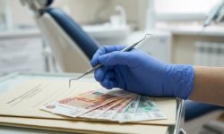 МВД раскрыло схему хищения выплат по ОМС через стоматологические клиники