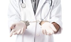 Директора частной клиники в Адыгее заподозрили в хищении у ТФОМС более 166 млн рублей