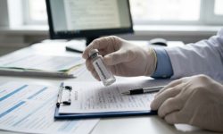 У половины пациентов с иммуноопосредованным колитом отсутствовал ответ на кортикостероиды