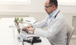 Участники «земских» программ смогут поменять место работы